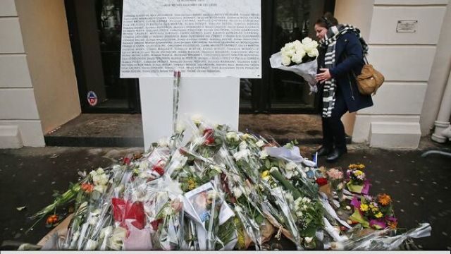 FOTO | Un an de la atacurile teroriste de la Paris, soldate cu 130 de morți și sute de răniți