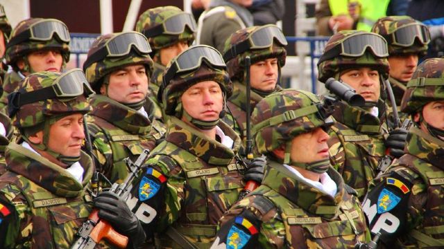 VIDEO | Repetiții la Arcul de Triumf pentru parada militară de Ziua Natională a României