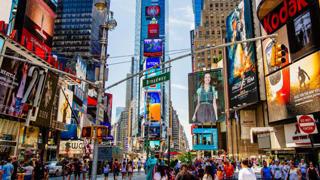 Fifth Avenue din New York rămâne artera comercială cea mai scumpă din lume