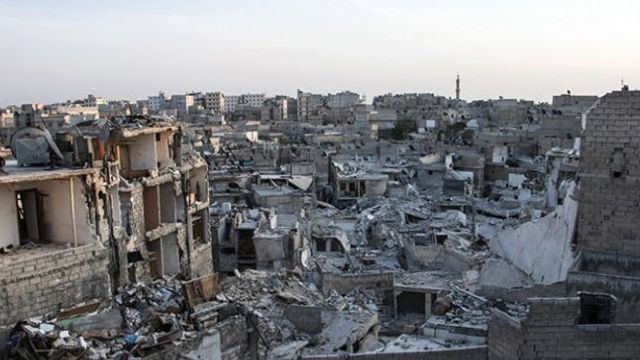 Cel puțin 32 de civili și-au pierdut viața la Alep în bombardamente aeriene ale regimului sirian