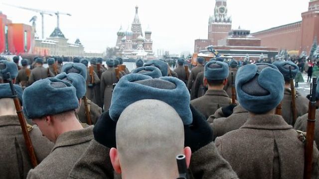 VIDEO | Rusia: Defilare militară în Piața Roșie, în memoria paradei militare din 1941 