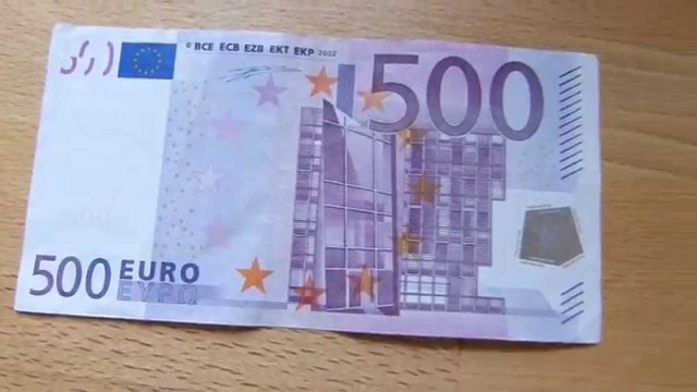 Alegeri 2016 | O bancontă de 500 de euro a fost găsită într-o cabină de vot 
