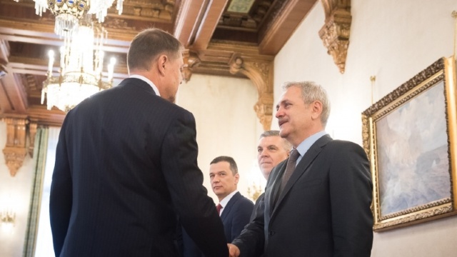 Financial Times: Trei nume, printre posibilele propuneri de premier în România