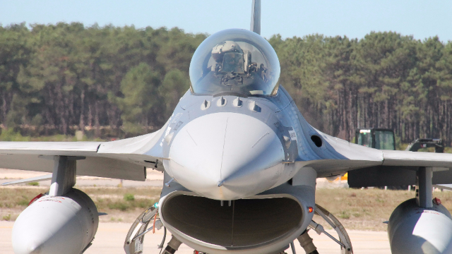 VIDEO | România negociază cu Statele Unite cumpărarea de noi avioane F-16