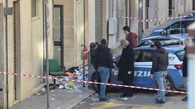 EXPLOZIE la o secție de poliție din Italia. Cel puțin o persoană a fost rănită