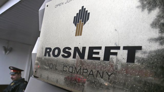 Rusia a privatizat 19,5% din gigantul petrolier Rosneft