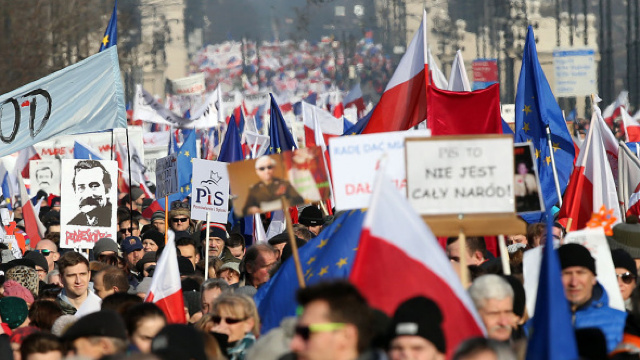Cea mai mare criză politică din Polonia din ultimii ani a intrat în a patra zi