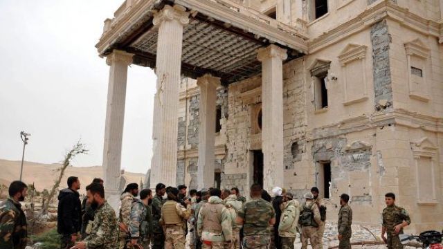 Siria | Trupele pro-guvernamentale, susținute de aviația rusă, au respins încercările ISIS de a recuceri Palmyra
