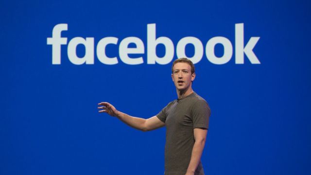 Facebook va  marca știrile false cu etichete de avertizare