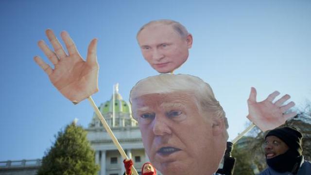 Kremlinul ar avea înregistrări de natură sexuală cu Donald Trump