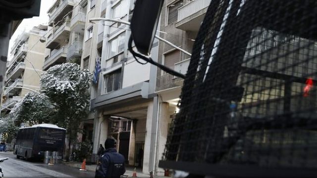 Grecia | Atac armat împotriva sediului partidului socialist; un polițist a fost rănit (VIDEO)