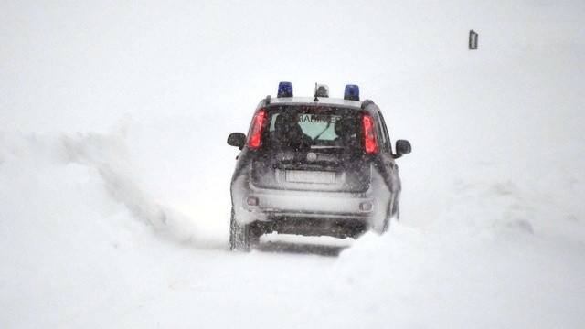 O avalanșă a lovit un hotel în Italia | 