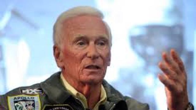 A murit astronautul Gene Cernan, ultimul om care a fost pe Lună