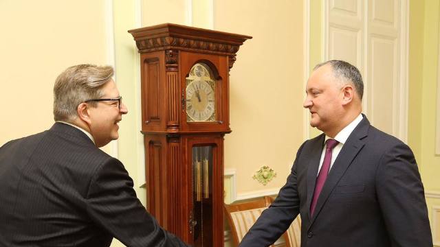 Igor Dodon i-a cerut lui Pirkka Tapiola să-i organizeze la Bruxelles o întâlnire cu conducerea NATO