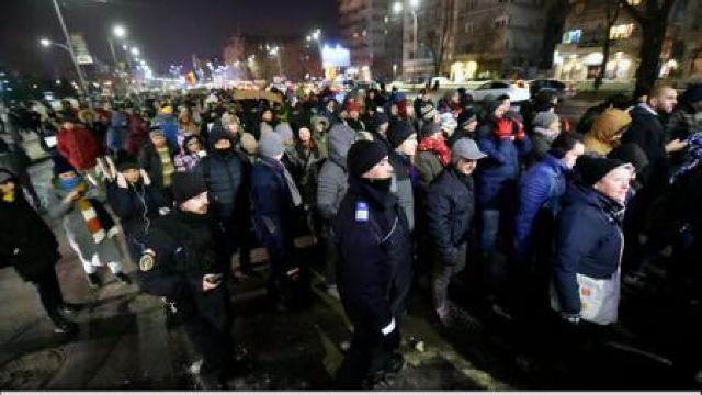 PROTESTE împotriva proiectului de ordonanță privind grațierea, în București și în alte orașe din România