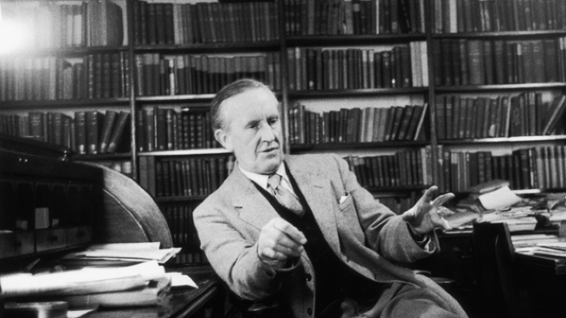 DOCUMENTAR | 125 de ani de la nașterea scriitorului J.R.R.Tolkien, creatorul trilogiei 