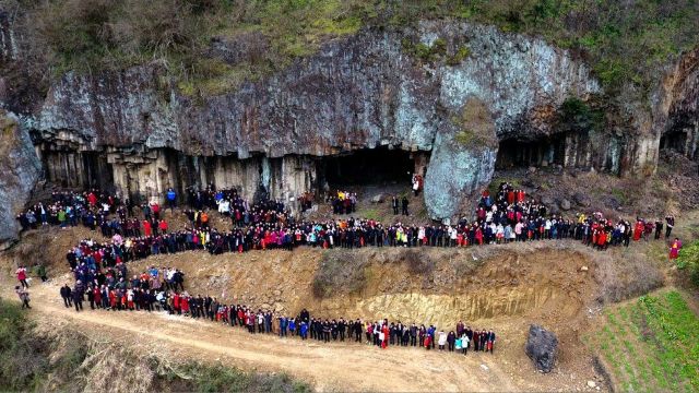 FOTO | Cum arată familia cu peste 2.000 de descendenți