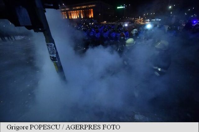 Protestul din București | 5 răniți și 20 de persoane, reținute (VIDEO)