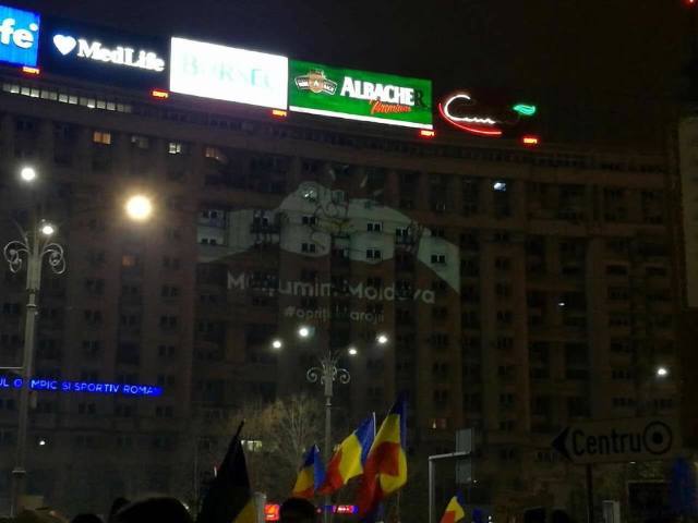 FOTO | Piața Victoriei le mulțumește cetățenilor din Republica Moldova