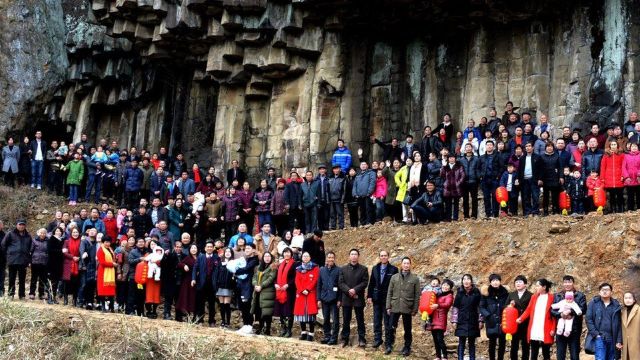 FOTO | Cum arată familia cu peste 2.000 de descendenți