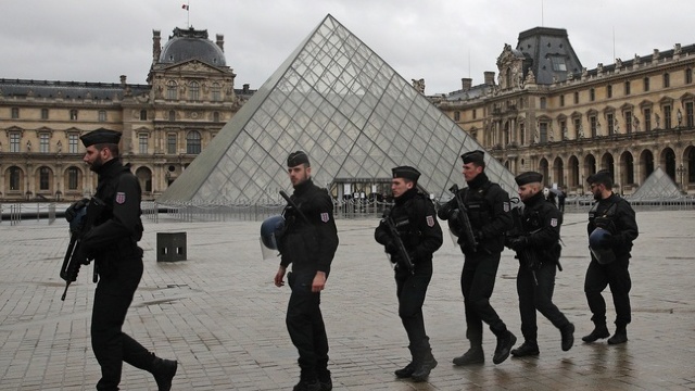 Atentate la Paris | Regiunea capitalei franceze a pierdut 1,5 milioane de turiști în 2016