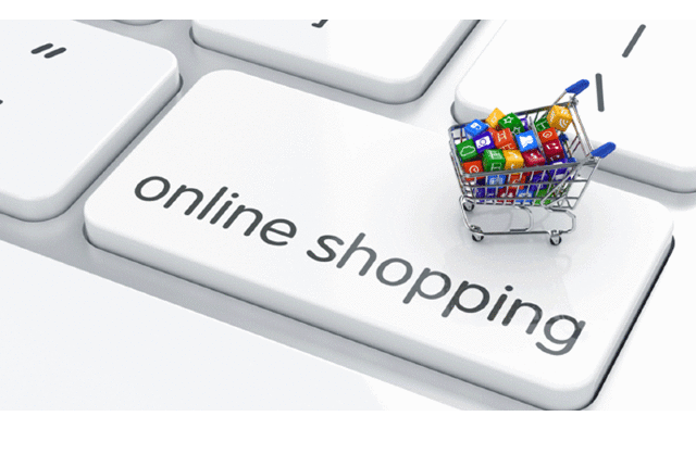 Hainele și accesoriile sunt în topul cumpărăturilor efectuate online 