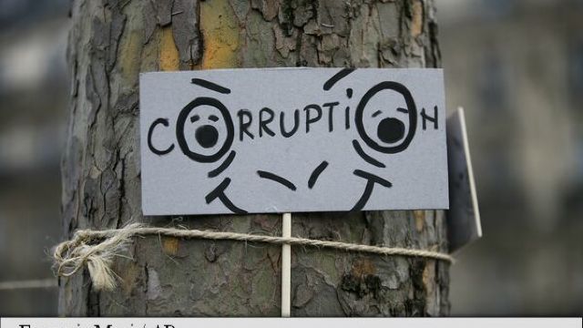 VIDEO | Franța: Manifestații pentru a denunța „corupția” din politică 