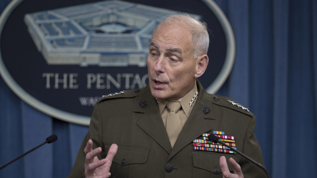 John Kelly critică judecătorii care blochează ordinul lui Donald Trump: Trăiesc într-o bulă academică