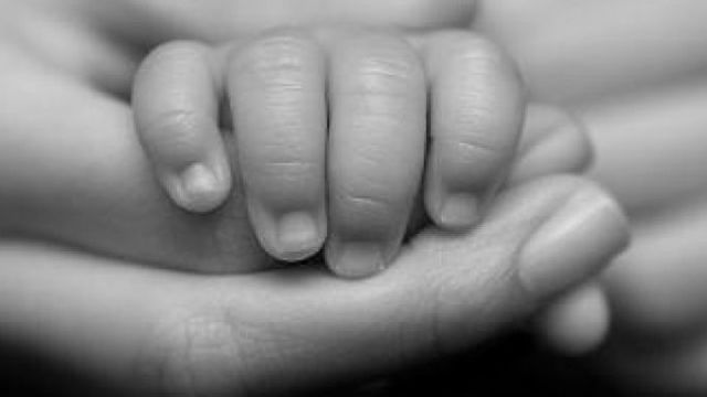 Indemnizații pentru copiii rămași TEMPORAR fără îngrijire părintească, aprobate de Guvern