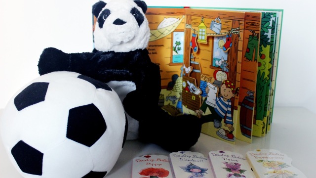 Donație de carte și jucării pentru copiii din centre de plasament