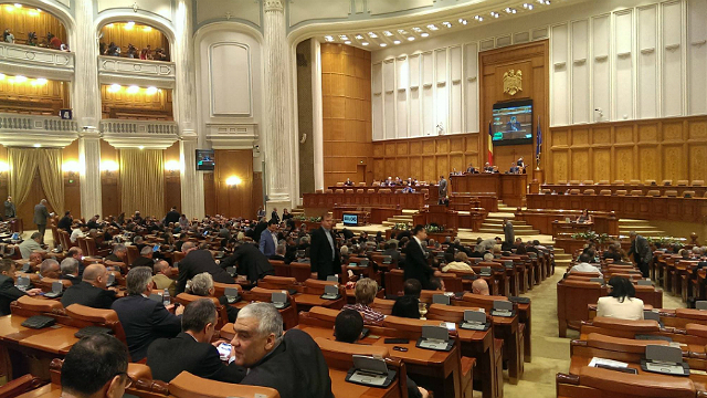 Parlamentul României a votat în unanimitate organizarea referendumului național 