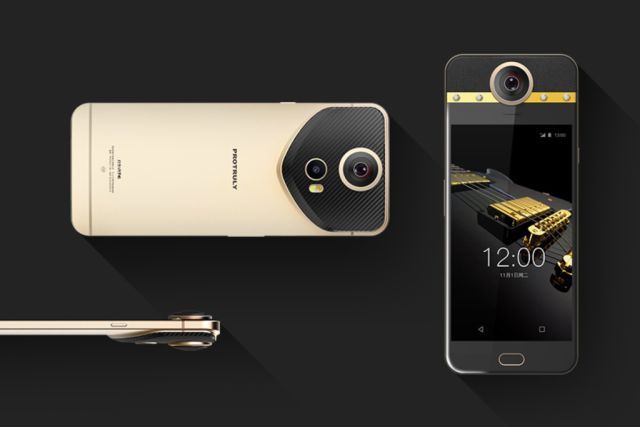 Primul smartphone din lume cu cameră 360°