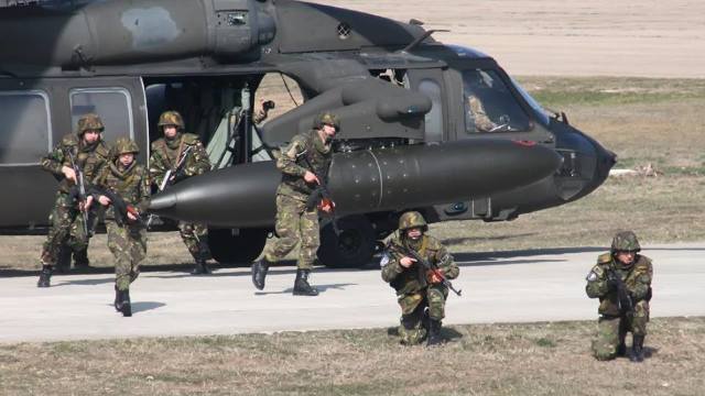 FOTO | Elicoptere și trupe americane, antrenament comun cu forțele aeriene române la baza Mihail Kogălniceanu