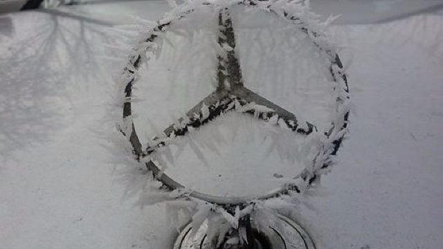 Un milion de mașini Mercedes sunt chemate în service din cauza riscurilor de incendiu