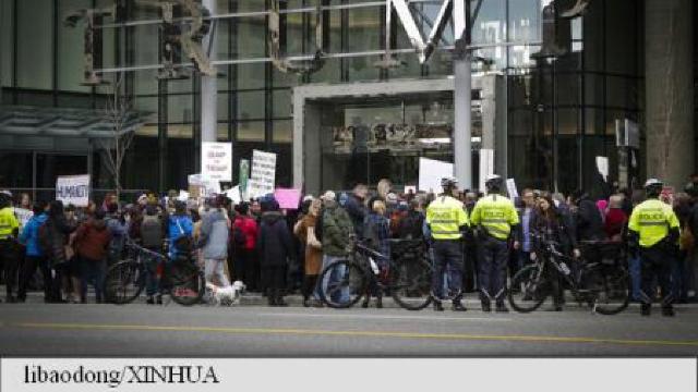 Deschiderea unui Hotel Trump la Vancouver, întâmpinată cu un protest 