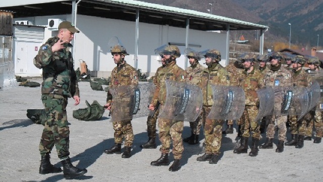 FOTO | Militarii din KFOR-VI la datorie în misiunea din Kosovo