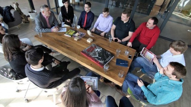Tineri din R.Moldova au discutat cu jurnaliști de la București, despre presa de pe ambele maluri ale Prutului