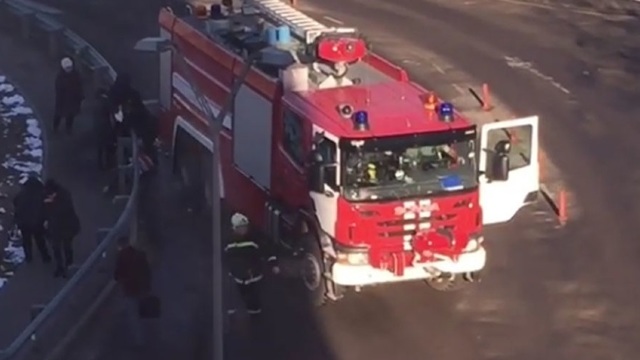 Un mort și patru răniți grav, după ce un camion de pompieri a lovit o stație de autobuz în Rusia