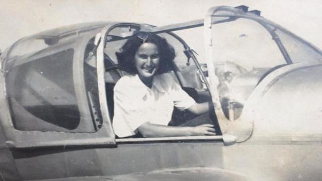 Femeie pilot | Georgeta Manolache: În 1949, patru din cei 100 de absolvenṭi ai școlii de instructori de zbor au fost femei