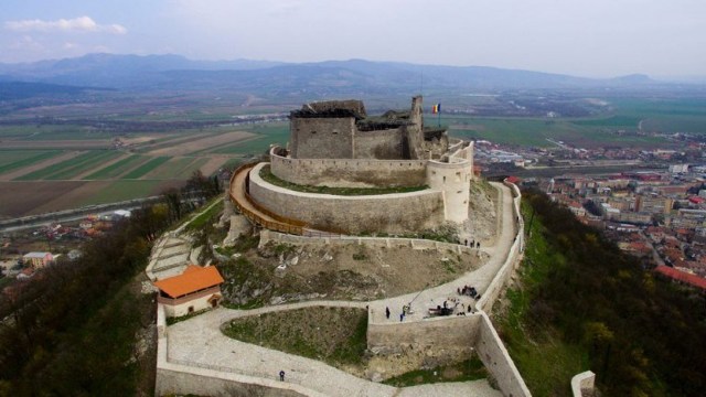 România | Cetatea Devei va fi inclusă într-un circuit turistic european