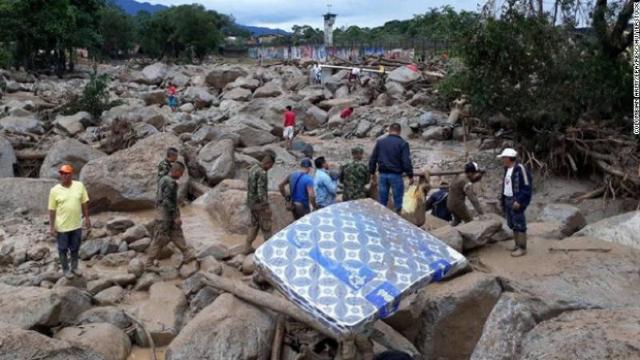 Columbia | Bilanțul victimelor alunecării de pământ a crescut la 300