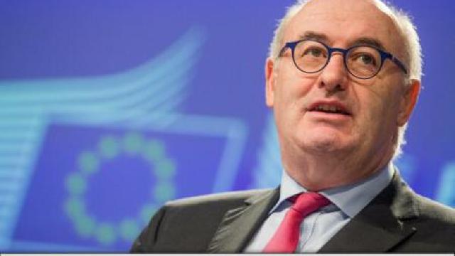 Comisarul european pentru Agricultură atenționează cu privire la ce ar însemna un vot pentru Le Pen
