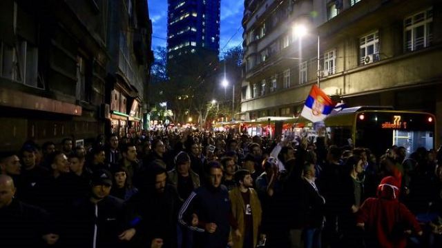 Proteste masive în Belgrad, împotriva victoriei lui Aleksandar Vucic în alegerile prezidențiale