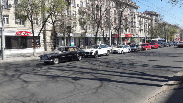 POZA ZILEI | Un hârb sovietic a blocat circulația pe bulevardul Ștefan cel Mare