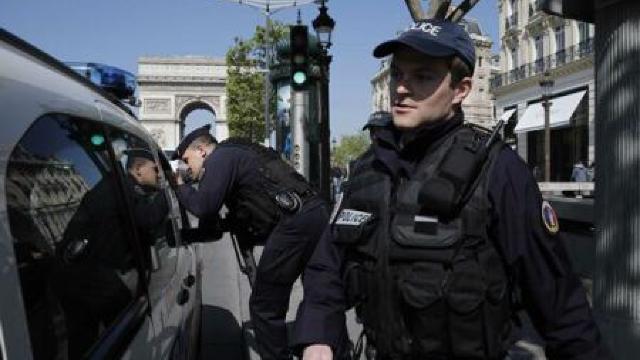 Atentat dejucat în Franța: Doi suspecți inculpați și plasați în arest preventiv
