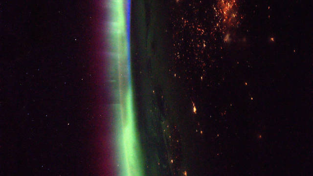NASA - IMAGINEA SĂPTĂMÂNII Aurora boreală văzută de pe Stația Spațială Internațională