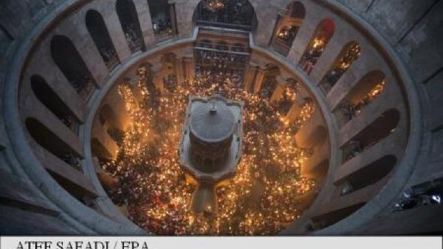 Mii de creștini ortodocși au participat la tradiționala ceremonie a ''focului sacru'' la Ierusalim