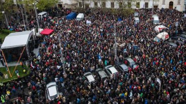 Proteste în Bratislava | Manifestanții au cerut plecarea ministrului de interne