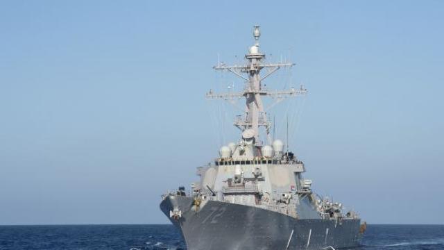 Incident în Golful Persic între o navă militară americană și una iraniană
