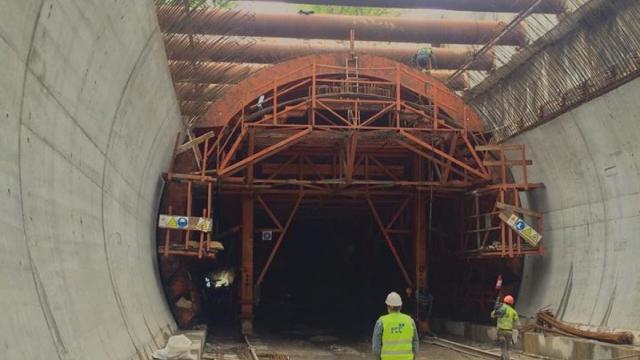 FOTO | Cel mai lung tunel nou de cale ferată din România construit din bani europeni